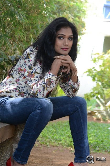 Ramya-at-Loafer-Movie-Thank-You-Meet